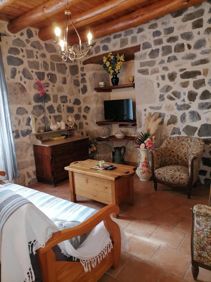 Gite A La Ferme Le Malzieu-Ville Kültér fotó